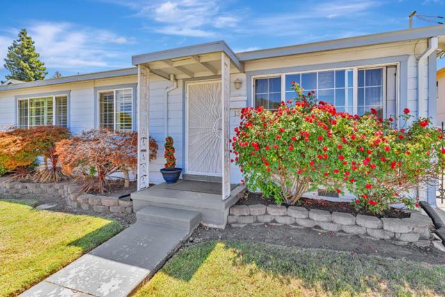 130 Cypress Street, Redwood City CA: https://media.crmls.org/mediaz/9694efa1-511c-42df-bc53-71a811854f4b.jpg