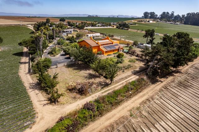125 Springfield Road, Moss Landing CA: https://media.crmls.org/mediaz/96952416-7d63-41a7-a21c-3fbe5e22ec78.jpg