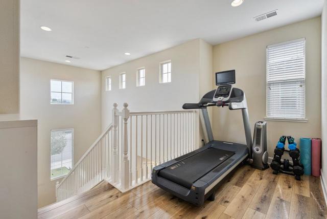1618 Lily Court, Hollister CA: https://media.crmls.org/mediaz/9695676e-e95b-46ca-baa4-683e3628b832.jpg
