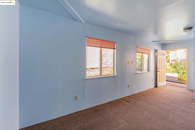 2116 LUNA AVENUE, San Leandro CA: https://media.crmls.org/mediaz/96958b0b-7af5-4923-b9dd-316f81c3794d.jpg
