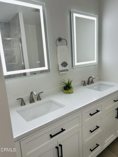 163 E Bowling Green, Port Hueneme CA: https://media.crmls.org/mediaz/969593f3-7185-43a9-9dc6-4d32d7bb8ef7.jpg