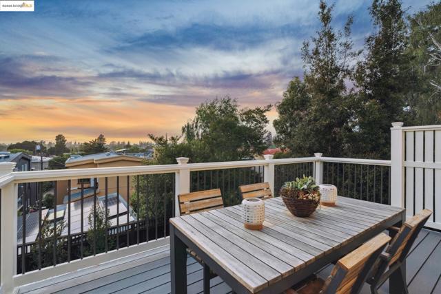 5429 Belgrave Pl., Oakland CA: https://media.crmls.org/mediaz/9695f549-fe64-4f12-ae00-b850fead64af.jpg