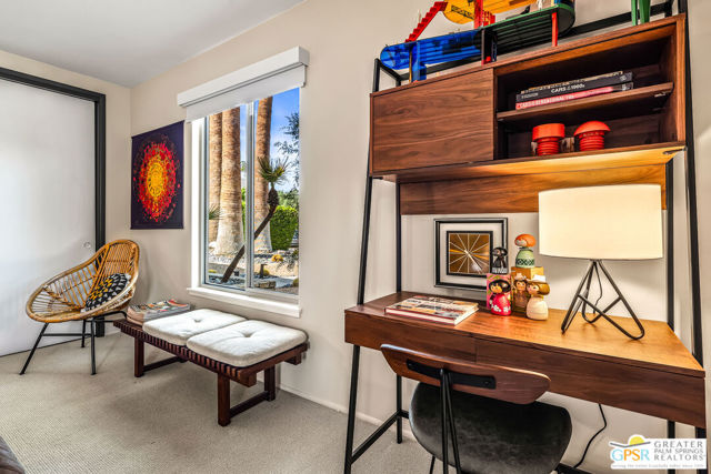 2455 S Via Lazo, Palm Springs CA: https://media.crmls.org/mediaz/96966087-1c42-40dc-a992-0cff00dd8f43.jpg