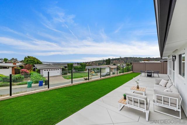 3179 Driscoll Dr., San Diego CA: https://media.crmls.org/mediaz/9696eea7-5291-4ff7-949d-f18748b09b95.jpg