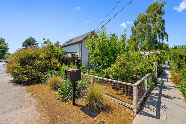 2801 S Main Street, Soquel CA: https://media.crmls.org/mediaz/9697506b-c6ed-4a6e-b7f4-23f1d38316a8.jpg