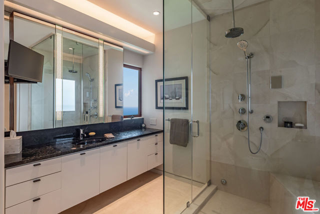 26720 Via Linda Street, Malibu CA: https://media.crmls.org/mediaz/969809a8-e911-4e4d-bd08-adde193a3617.jpg