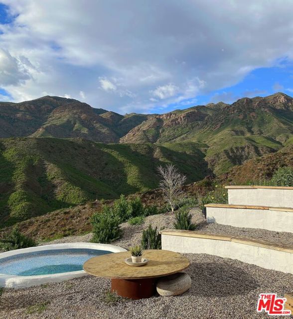 34550 Mulholland Highway, Malibu CA: https://media.crmls.org/mediaz/96984d50-a56b-4117-a84c-4b218a9e90f2.jpg