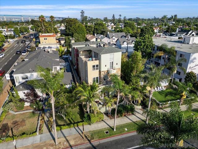 411 Orange Ave, Coronado CA: https://media.crmls.org/mediaz/969877e8-0015-441b-bd9e-3946b18c5c87.jpg