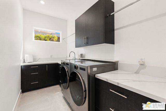 4321 Lumina Way, Palm Springs CA: https://media.crmls.org/mediaz/9698ae18-8613-4937-a2b0-7732f7c40ef1.jpg