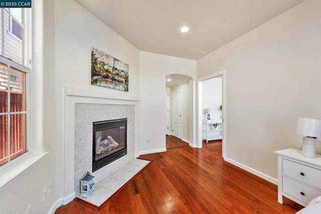 237 Dutra Vernaci Dr, Union City CA: https://media.crmls.org/mediaz/96992271-6eb6-4875-a2e5-6dbfe531ea31.jpg