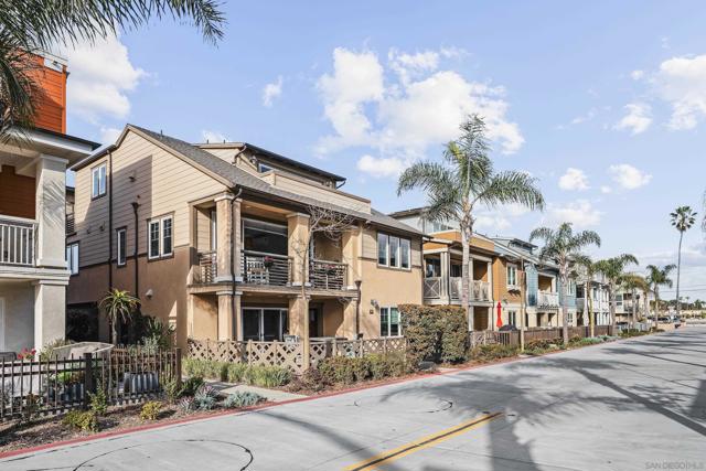 810 Santa Barbara Place, San Diego CA: https://media.crmls.org/mediaz/9699edf9-bb35-418c-9a3c-cf75b2e7a3a5.jpg
