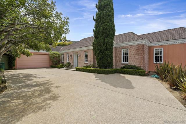 7612 Hillside Dr, La Jolla CA: https://media.crmls.org/mediaz/969c96cd-0616-4f6c-b5be-f026e0bf42e5.jpg