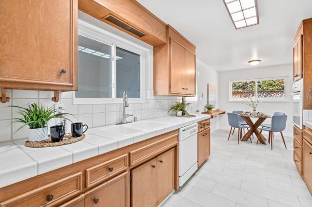 524 S Park Drive, San Jose CA: https://media.crmls.org/mediaz/969cfca6-5678-4a3e-9ebb-97d4d781d162.jpg