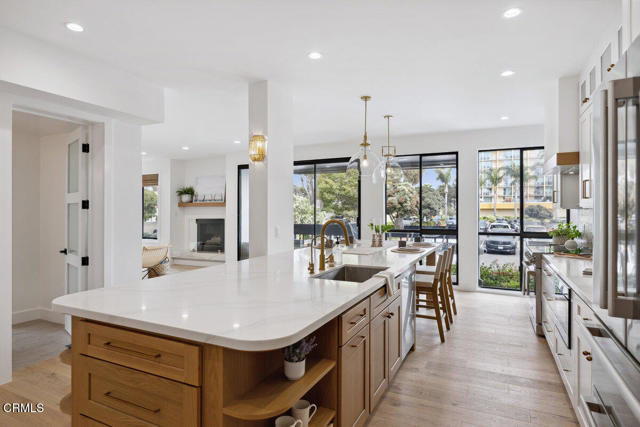 350 Paseo De Playa, Ventura CA: https://media.crmls.org/mediaz/969d9711-0802-4dcf-8107-08dd6a40ce0d.jpg