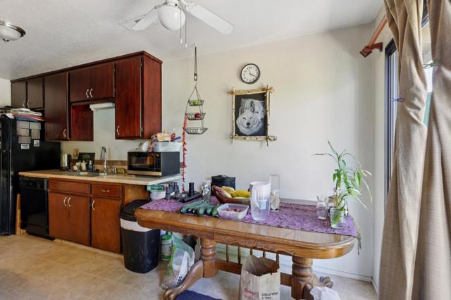 880 Apricot Lane, Hollister CA: https://media.crmls.org/mediaz/969dc12b-0ca8-40ff-a376-9389a925d229.jpg