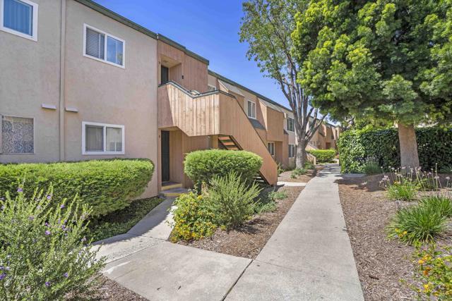 8703 Lake Murray Blvd, San Diego CA: https://media.crmls.org/mediaz/969dde9e-1dfe-4ed5-a5d4-1b85ecffee05.jpg