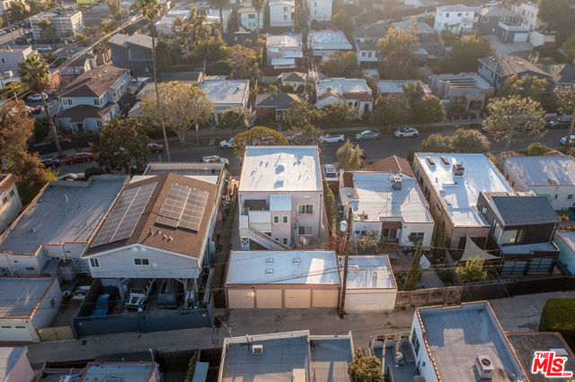 236 S 5th Avenue, Venice CA: https://media.crmls.org/mediaz/969e296f-bda9-4ce9-96e6-d96ee32e25ff.jpg