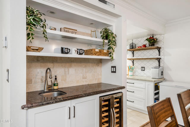 1850 Midvale Avenue, Los Angeles CA: https://media.crmls.org/mediaz/969f2db8-95a8-4d6c-baa0-37ead561de9b.jpg