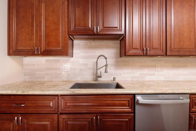 Image 2 of 26 For 1001 Genter St  6c