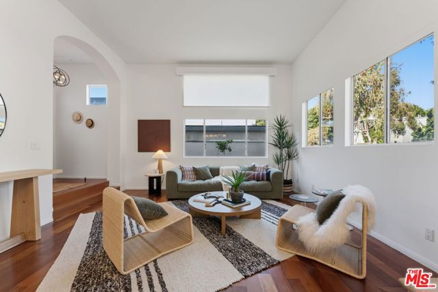 2450 Chelsea Place, A photo 4