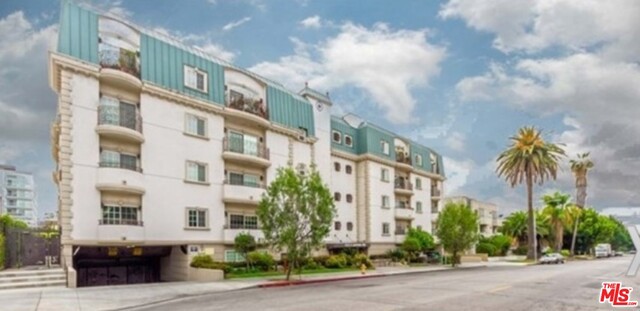 722 S Oxford Ave #203, Los Angeles, CA 90005