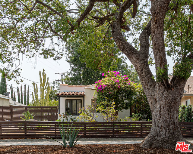 3770 Edenhurst Avenue, Los Angeles, California 90039, 2 Bedrooms Bedrooms, ,1 BathroomBathrooms,Single Family Residence,For Sale,Edenhurst,21777634