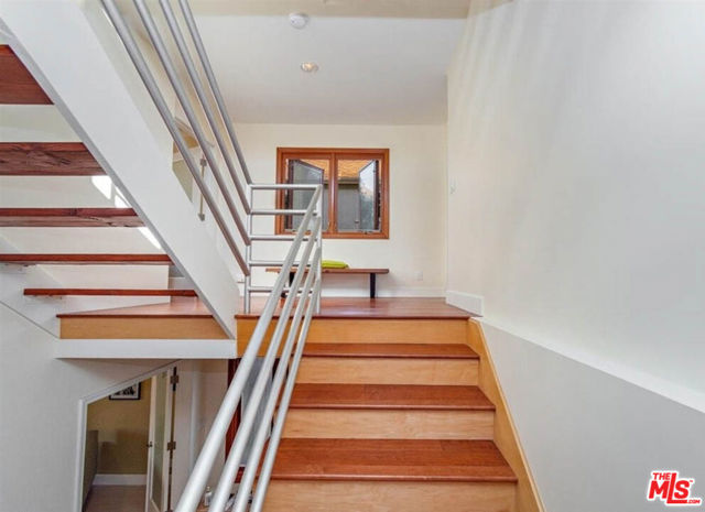6644 Vista Del Mar, Playa del Rey CA: https://media.crmls.org/mediaz/96a0bbf1-cd06-4a2d-b620-ec2b2fa00190.jpg