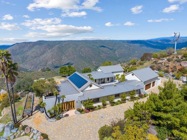 20385 Rancho Villa Rd, Ramona CA: https://media.crmls.org/mediaz/96a160e6-bf08-4ef4-8f69-6ddcdd3fc5c6.jpg
