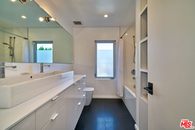 6342 Innsdale Drive, Los Angeles CA: https://media.crmls.org/mediaz/96a372ea-e972-4a0e-8b0d-a3da5ed12bfc.jpg