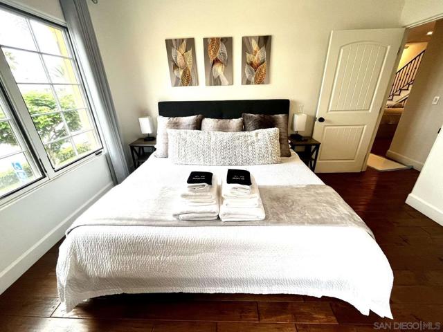 5103 W Wooley Rd, Oxnard CA: https://media.crmls.org/mediaz/96a3ab87-8a0e-4e15-9448-2ee3cee4e576.jpg