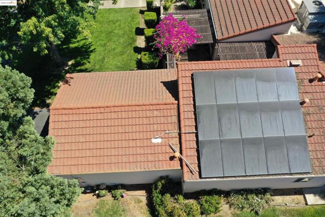 Aerial view of property and surrounding area