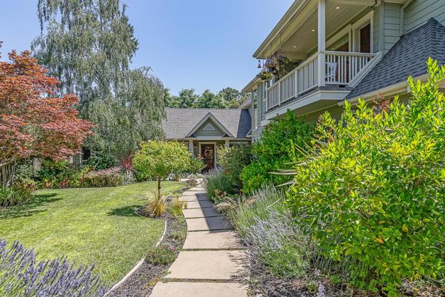 587 Sequoia Avenue, Redwood City CA: https://media.crmls.org/mediaz/96a5a8dc-4fed-4a05-a8cb-5afd48d08b8f.jpg