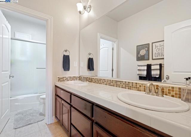 7563 Balmoral Way, San Ramon CA: https://media.crmls.org/mediaz/96a5d324-f014-47cb-bee5-35302197249b.jpg