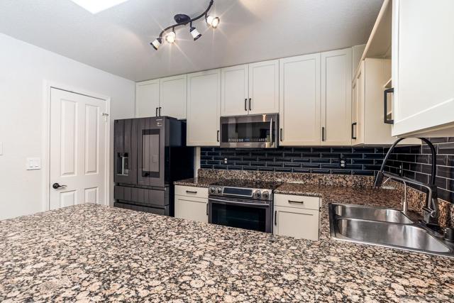 Image 16 of 36 For 1548 Thomas Ave  6