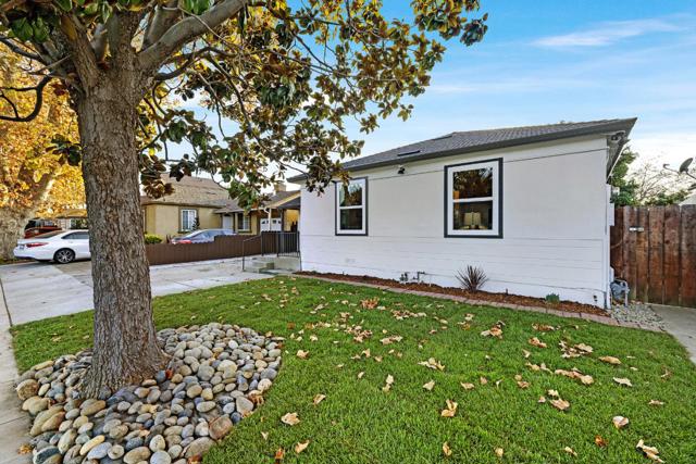 15741 Hesperian Boulevard, San Lorenzo CA: https://media.crmls.org/mediaz/96a74cc3-e311-468a-ade6-477fc9830326.jpg