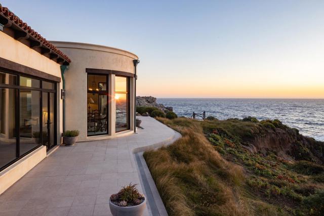 36654 Highway 1, Carmel CA: https://media.crmls.org/mediaz/96a7dcbe-1392-4057-a7db-e23be3a25dfd.jpg