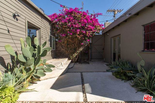 12906 Venice Boulevard, Los Angeles CA: https://media.crmls.org/mediaz/96a7e3cb-e9c1-4664-afc6-44d5cb0c9ca1.jpg