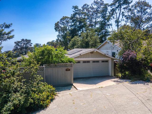 6827 Ridgewood Drive, Oakland CA: https://media.crmls.org/mediaz/96a7e4d3-96c4-4b83-9311-2b2b23f9653e.jpg
