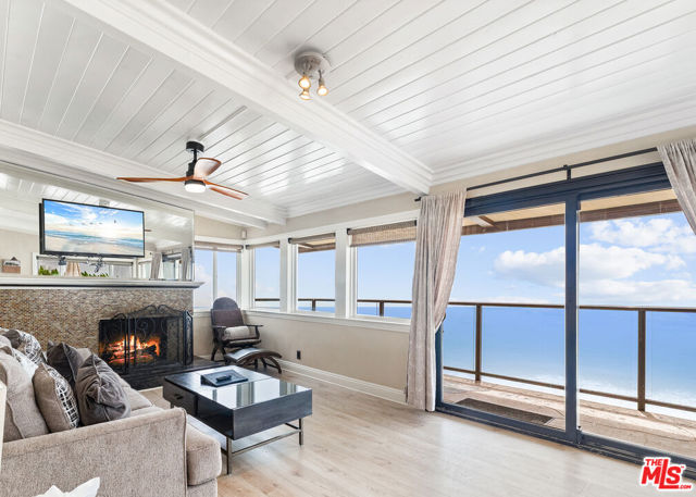 729 Ocean Front, Laguna Beach CA: https://media.crmls.org/mediaz/96a8d86a-1406-4c88-9b9d-287849a65ad5.jpg