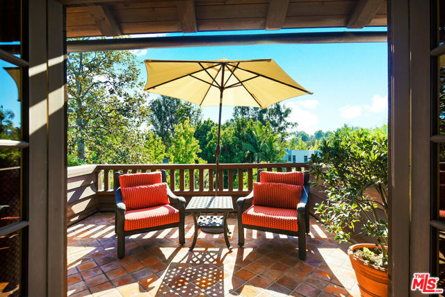 130 S LAYTON Drive, Los Angeles CA: https://media.crmls.org/mediaz/96a901d0-107f-44df-999a-a5e8e35dbd6b.jpg