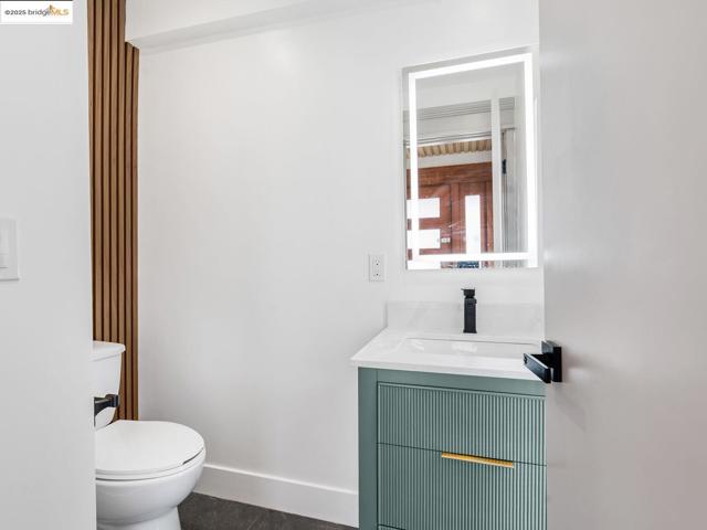 1415 10Th St, Berkeley CA: https://media.crmls.org/mediaz/96a95d06-407b-4161-925b-ff4426762016.jpg