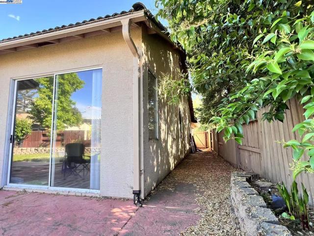 9253 Horsham Ct, Sacramento CA: https://media.crmls.org/mediaz/96a961a4-8ca5-43ff-a46c-ffd76aaa67d2.jpg