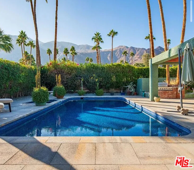 817 N Via Monte Vista