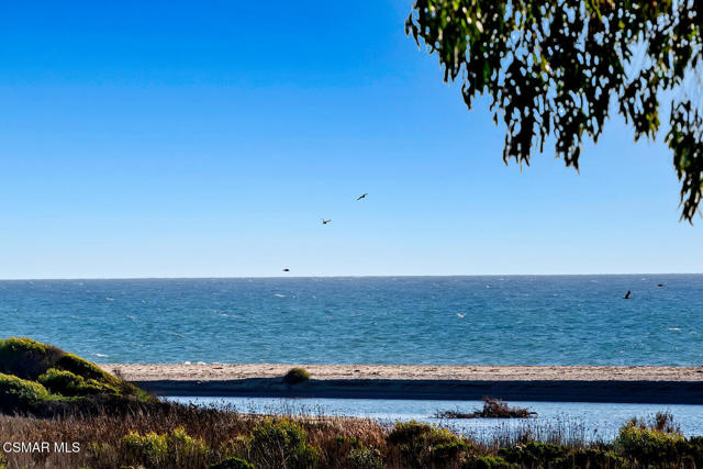 916 Lighthouse Way, Port Hueneme CA: https://media.crmls.org/mediaz/96a9f21e-2167-44c9-955a-ceaa73549fef.jpg