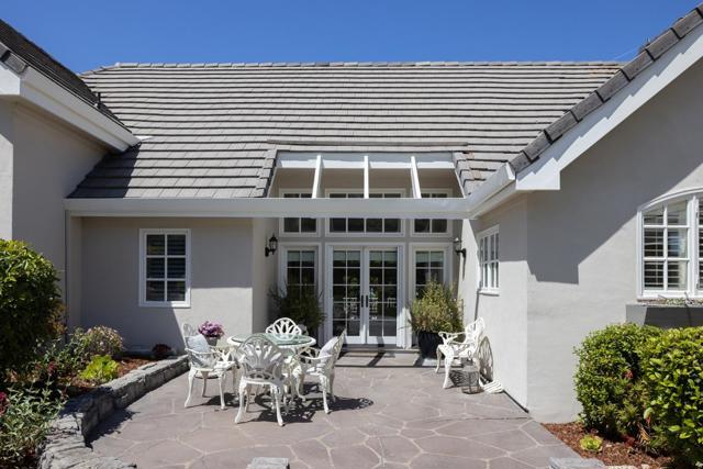 26048 Paseo Del Sur, Monterey CA: https://media.crmls.org/mediaz/96a9f576-b73b-4630-9c61-b4c50dfbc670.jpg