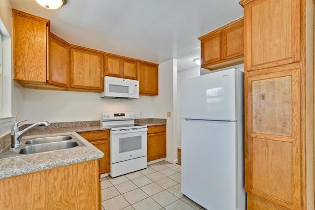401 Lynn Avenue, Milpitas CA: https://media.crmls.org/mediaz/96ab6231-d51d-4ff2-8245-8ce747e13967.jpg
