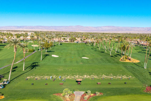 44841 Desert Horizons Drive, Indian Wells CA: https://media.crmls.org/mediaz/96ab8190-351c-48ad-89a8-d78b0b8f12ea.jpg
