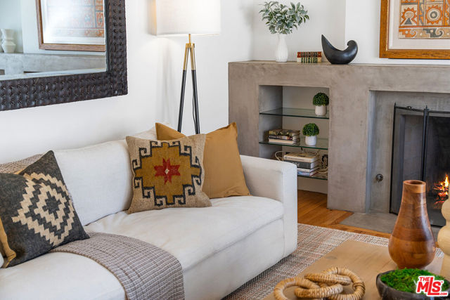 7145 Trask Avenue, Playa del Rey CA: https://media.crmls.org/mediaz/96abab94-3217-4f7b-9f1f-c9340f98a313.jpg