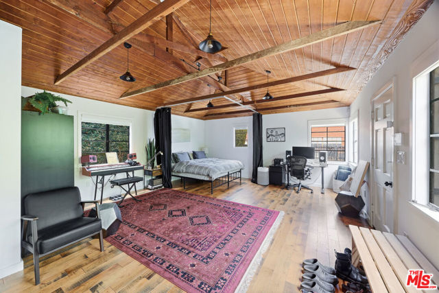 1 Bed Home for Sale in Los Angeles, California