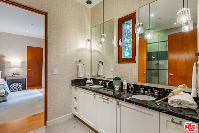 1188 Brooklawn Drive, Los Angeles CA: https://media.crmls.org/mediaz/96ac04ab-2384-4e1e-a718-c06578c337a4.jpg